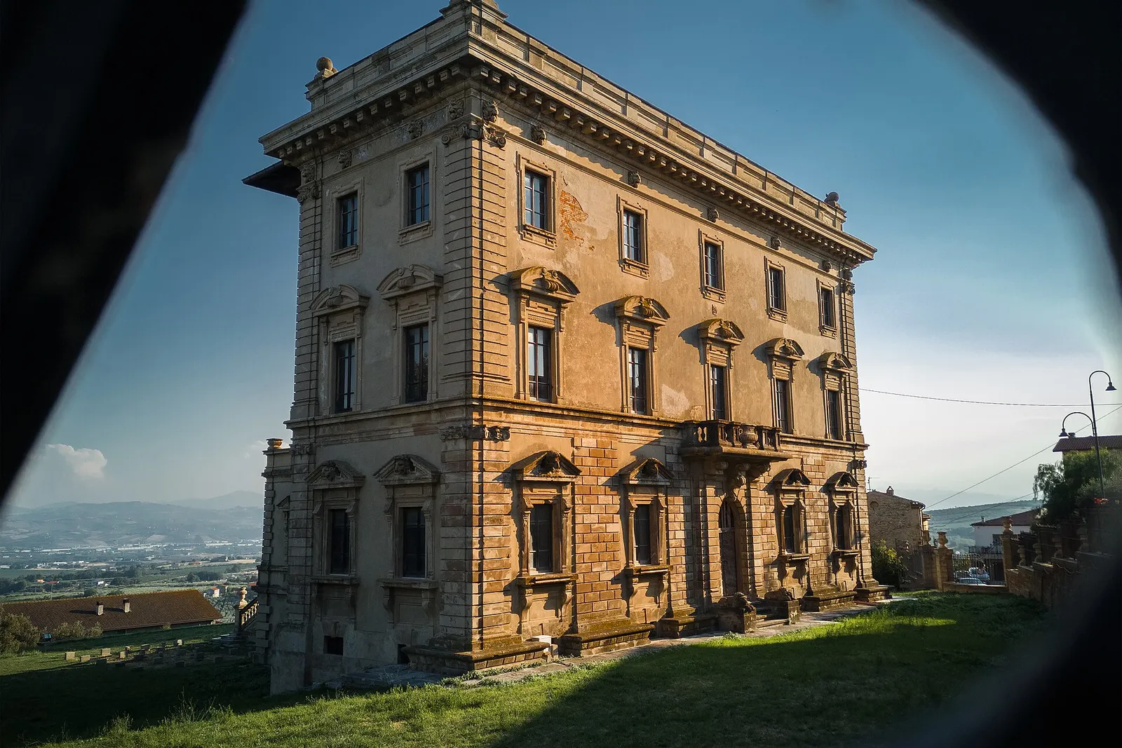 Around Mozzagrogna