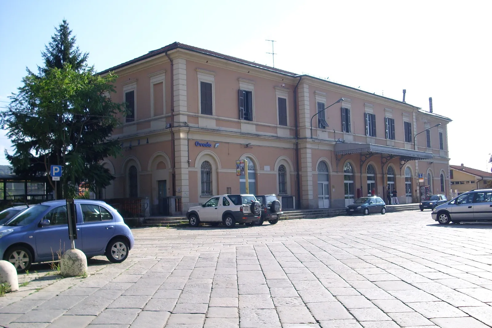 Around Cremolino