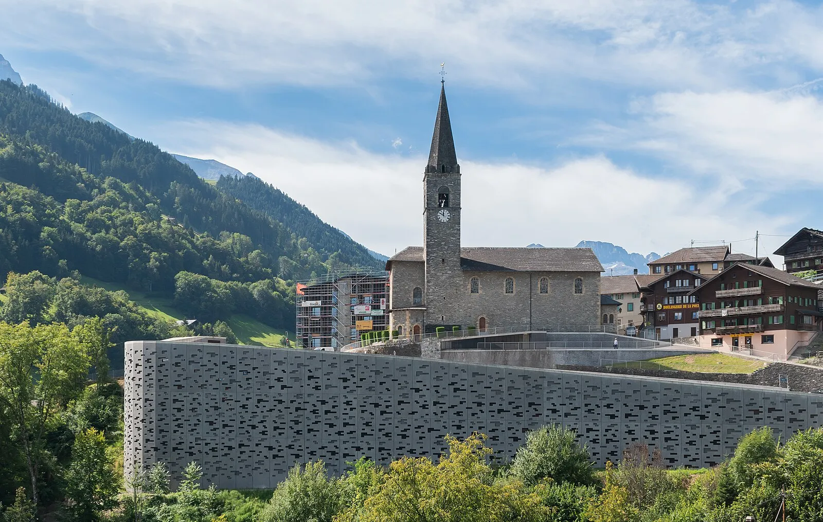 Around Les Cerniers